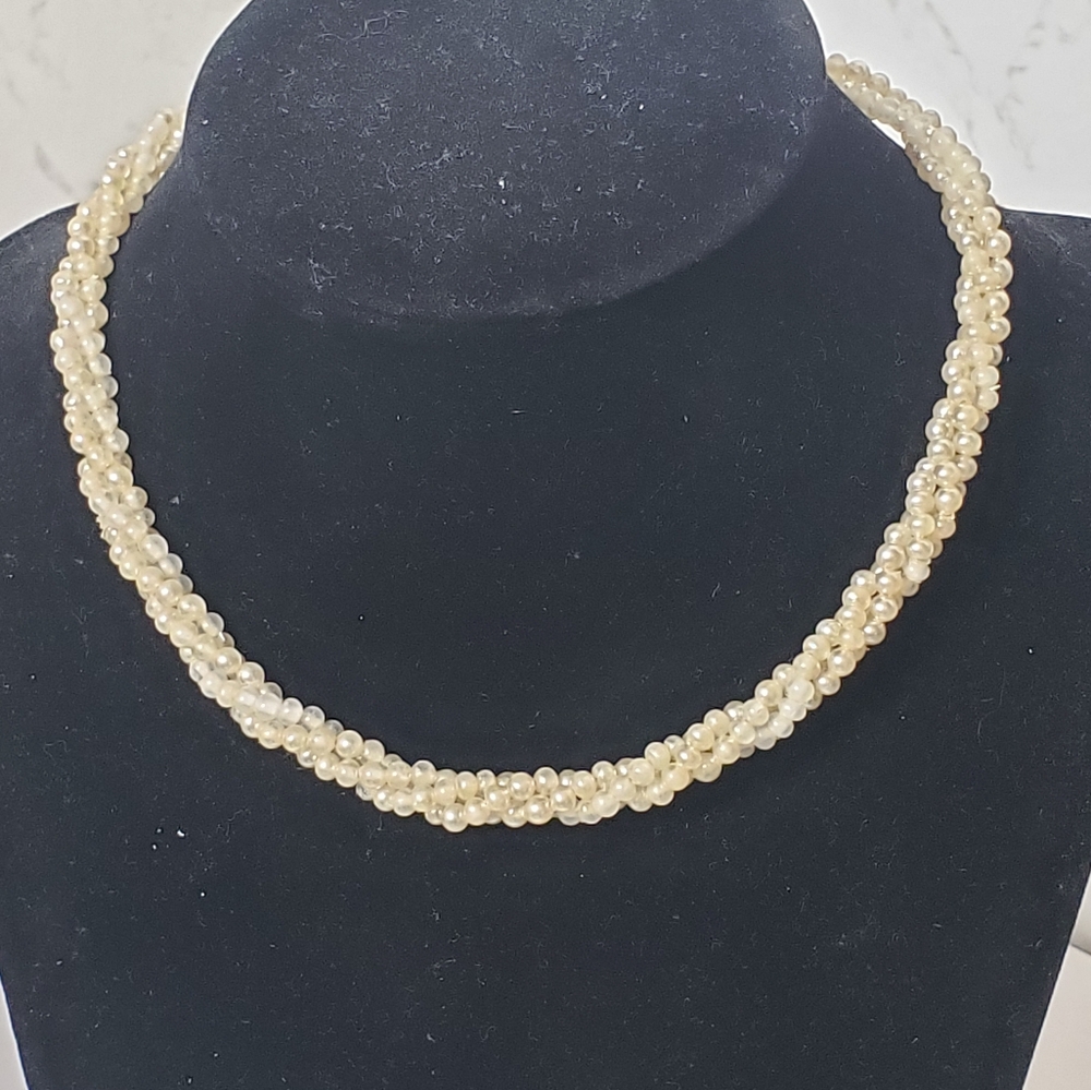 VINTAGE Twisted Mini Faux Pearl Beaded Necklace